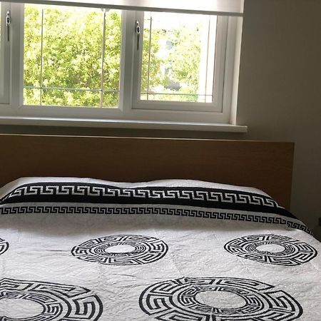 Cozy House With Free Parking & Wifi Near Maryland Station 호텔 런던 외부 사진