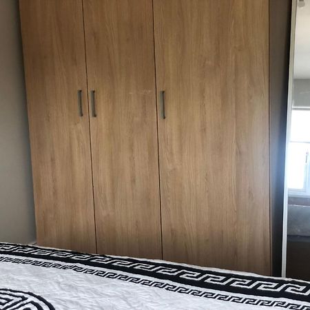 Cozy House With Free Parking & Wifi Near Maryland Station 호텔 런던 외부 사진