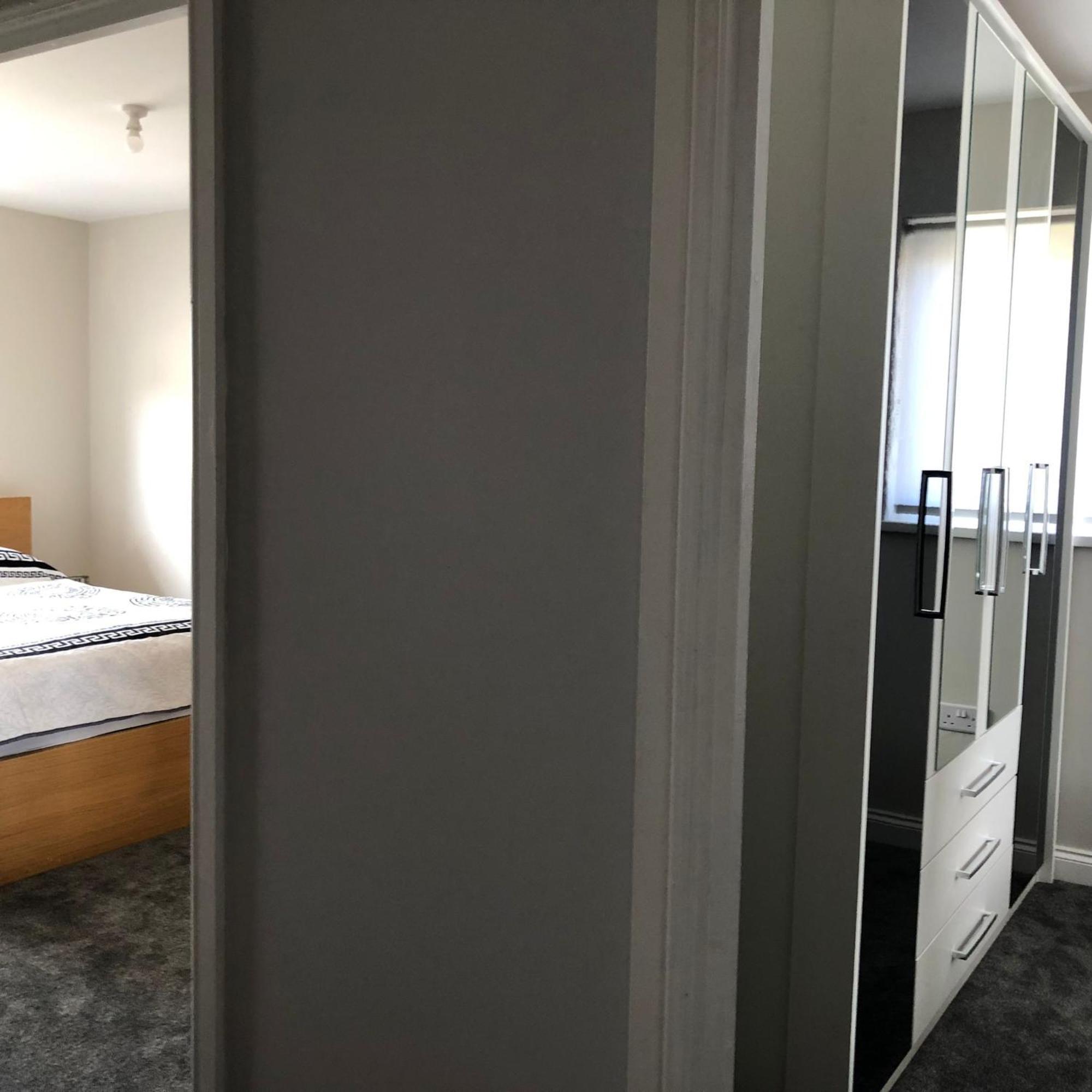 Cozy House With Free Parking & Wifi Near Maryland Station 호텔 런던 외부 사진