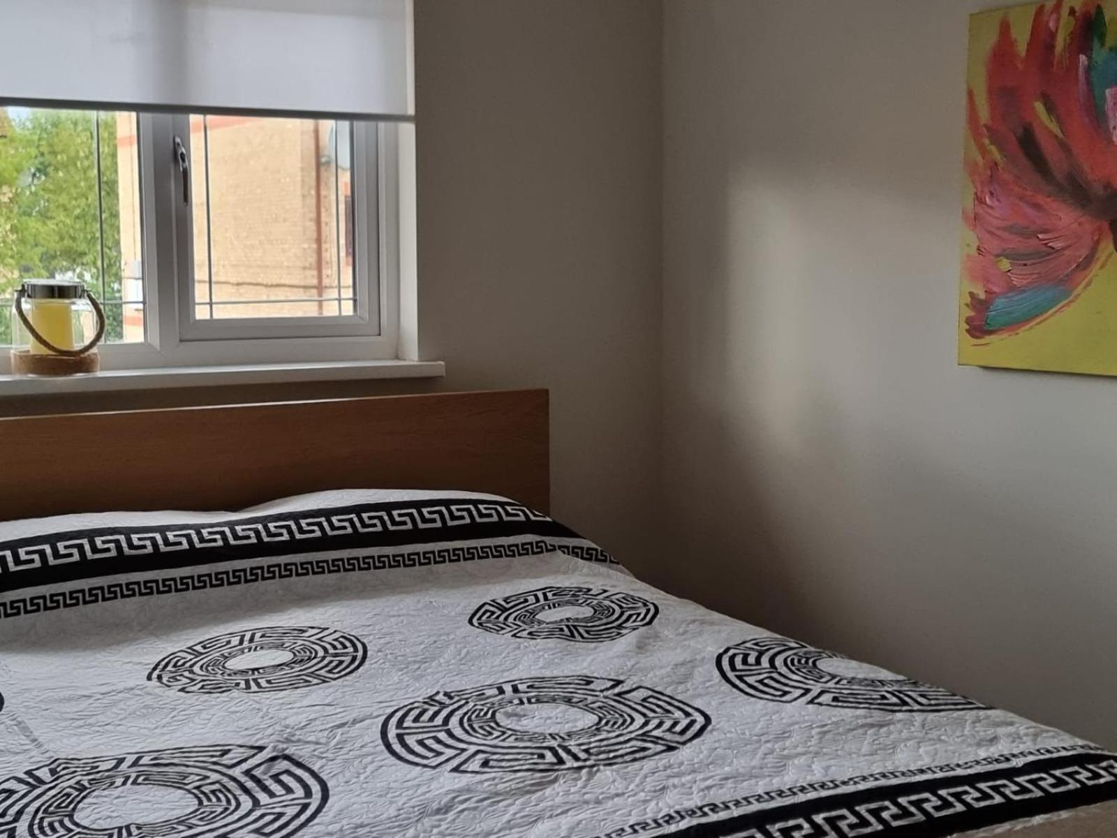 Cozy House With Free Parking & Wifi Near Maryland Station 호텔 런던 외부 사진