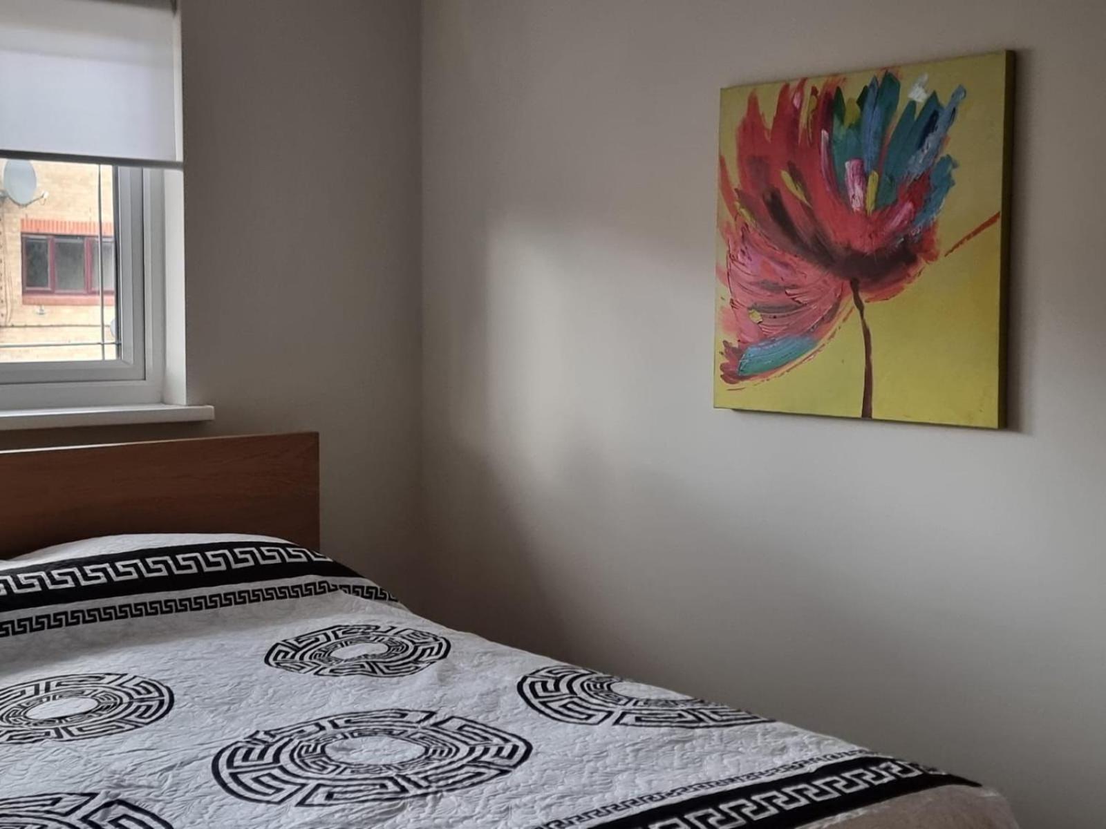 Cozy House With Free Parking & Wifi Near Maryland Station 호텔 런던 외부 사진