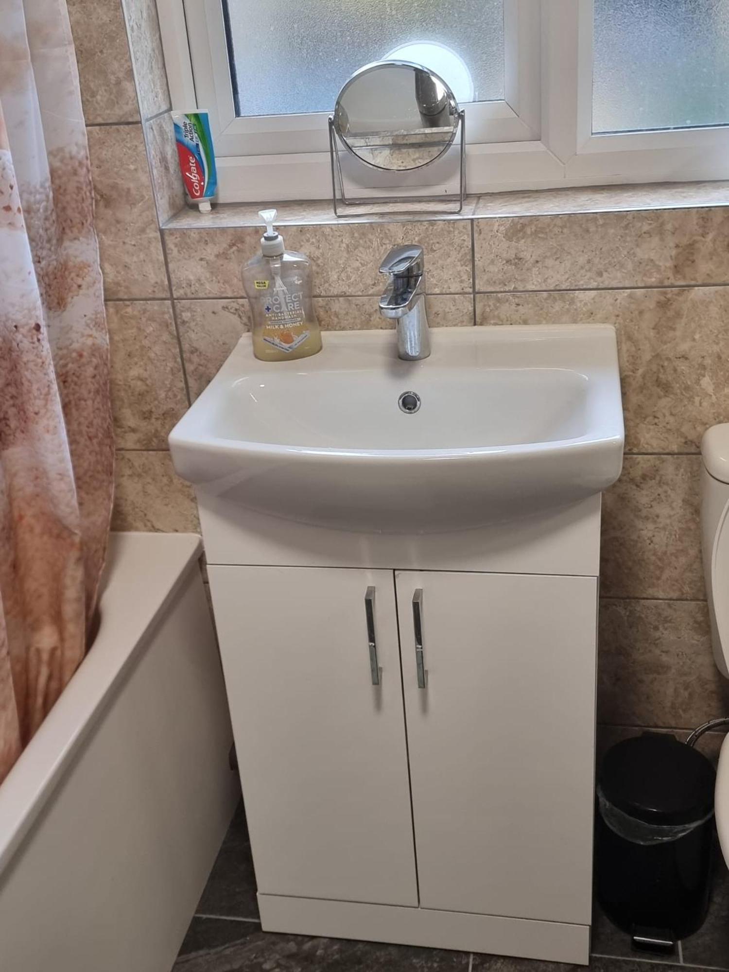 Cozy House With Free Parking & Wifi Near Maryland Station 호텔 런던 외부 사진