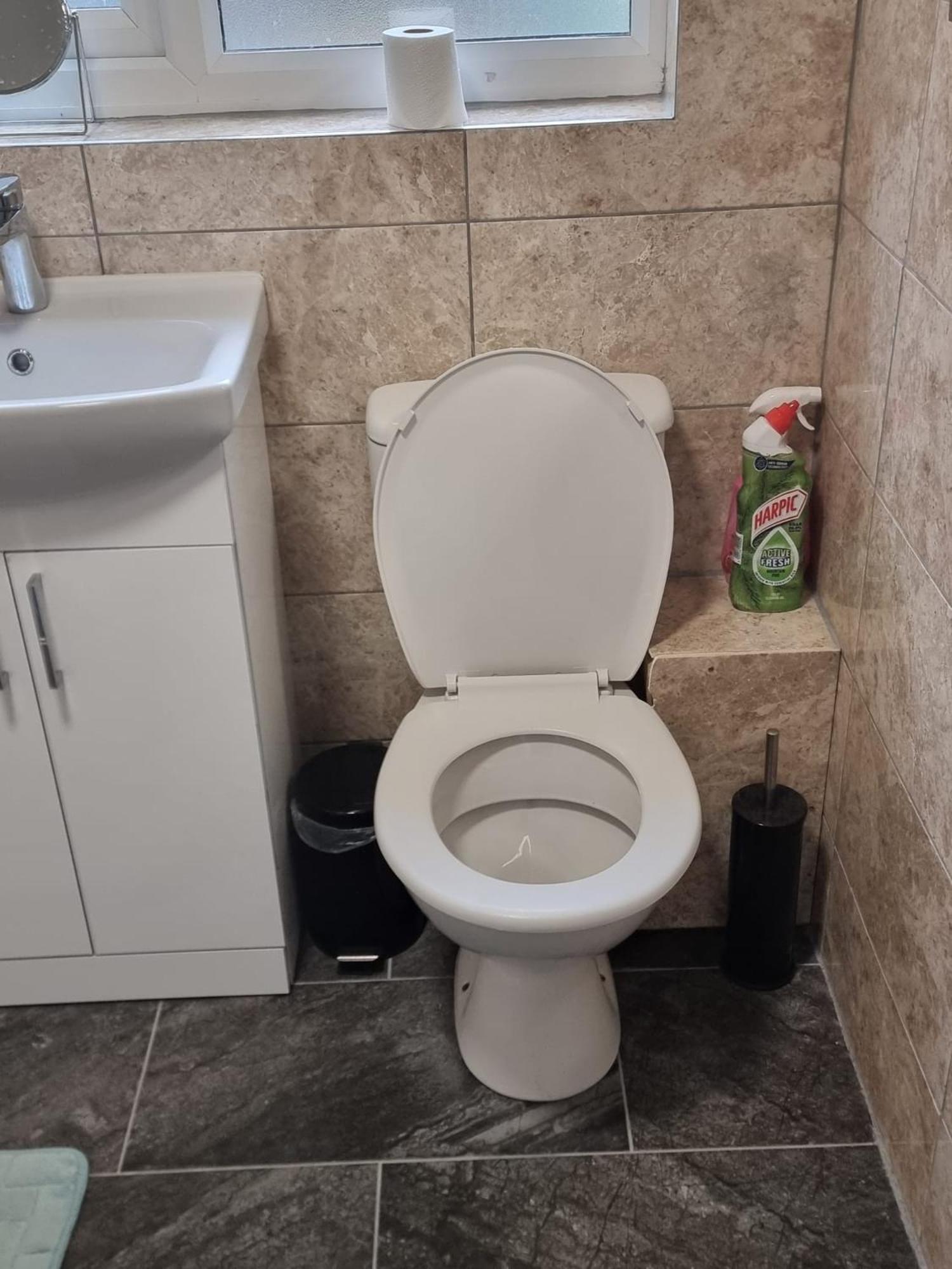 Cozy House With Free Parking & Wifi Near Maryland Station 호텔 런던 외부 사진